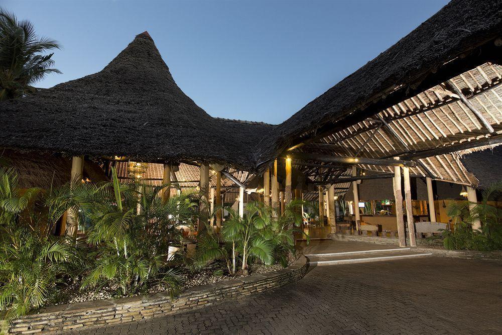 Neptune Paradise Beach Resort & Spa Galu Bagian luar foto